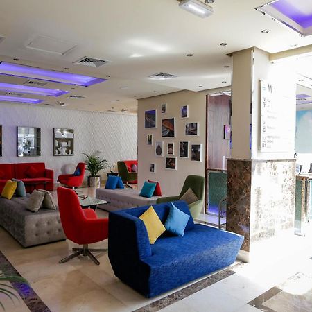 Mena Aparthotel Albarsha At The Mall Дубай Екстериор снимка